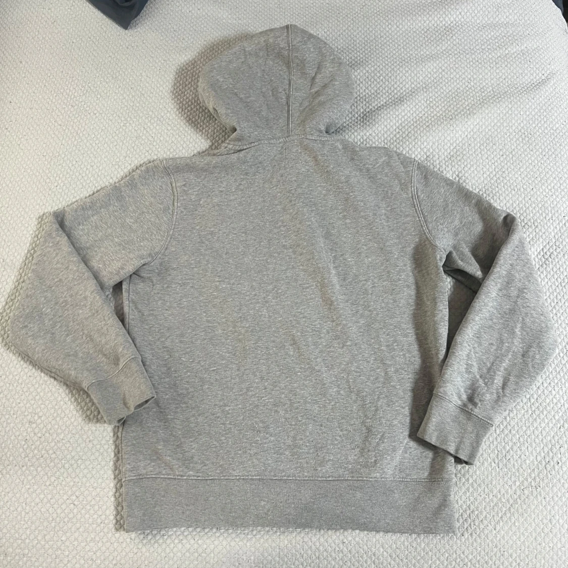 Grå hoodie från Levi's - 4