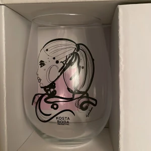 Glas - Nya kosta Boda glas aldrig använda 2 st. Nypris 499, mitt pris 150kr