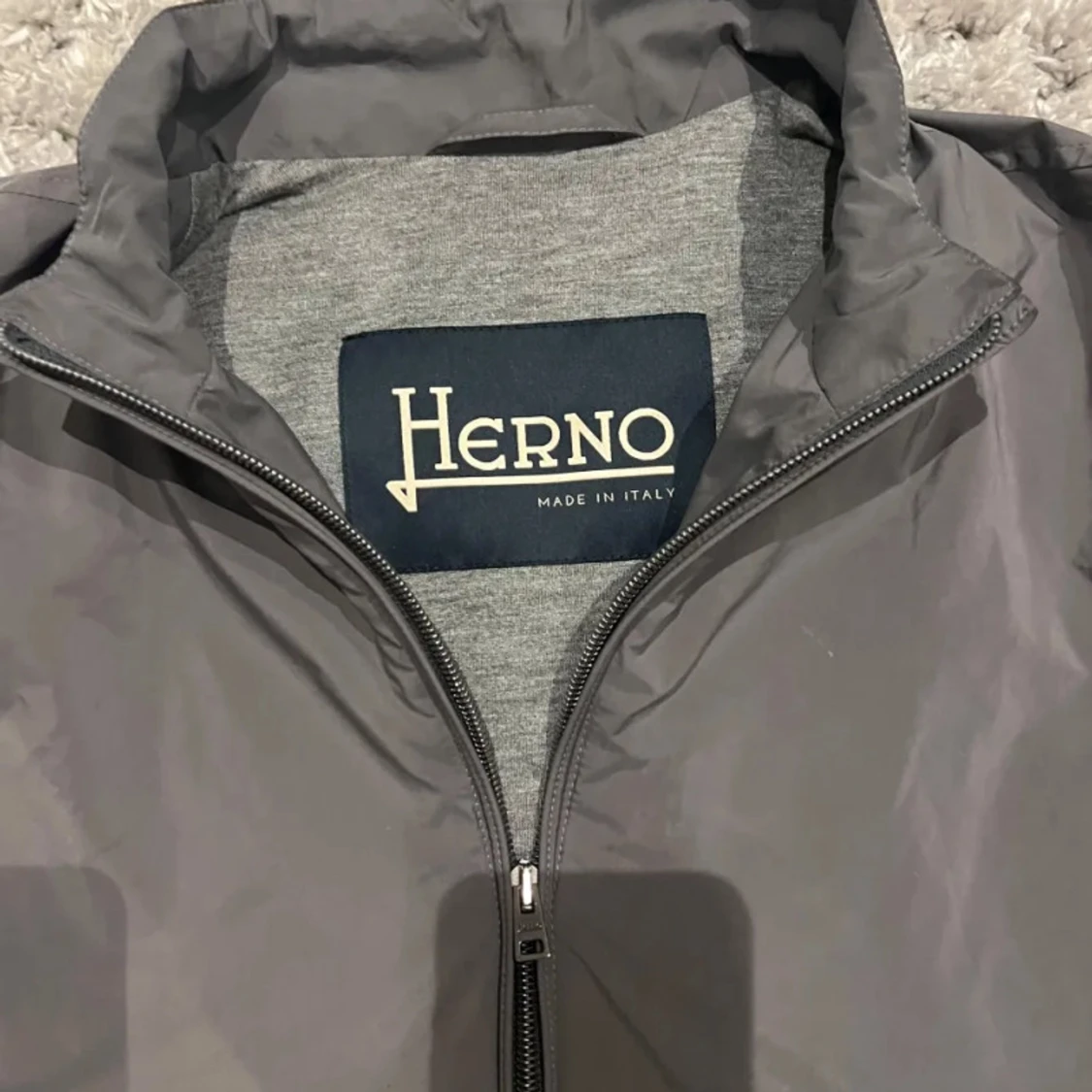 Grå jacka från Herno - 1