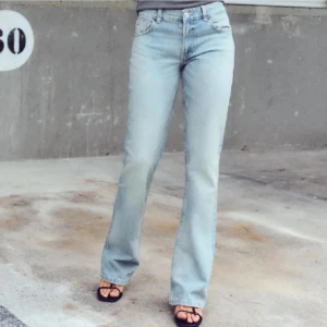 Zara jeans  - Så snygga jeans från Zara i ljusblå färg💙💙