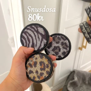 Smycken snusdosa  - Frakt 22kr 