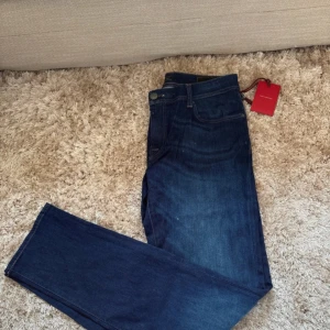 Trammarossa jeans leonardo - |Modell Leonardo | Skick| helt nya med prislapp 10/10| storlek 36| skriv för mer info🙌🏼