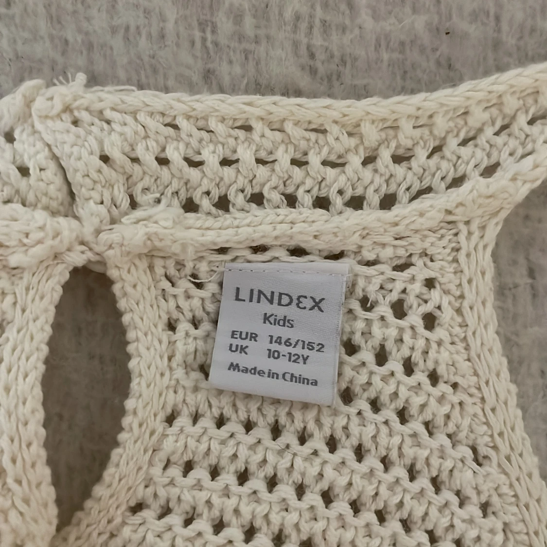 Krämvit stickad topp från Lindex - 2