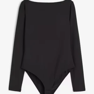 Svart långärmad bodysuit - Snygg och stilren svart body med långa ärmar. Perfekt för att skapa en elegant look. Tillverkad i ett mjukt och stretchigt material för bästa komfort. Aldrig använd och prislapp kvar!