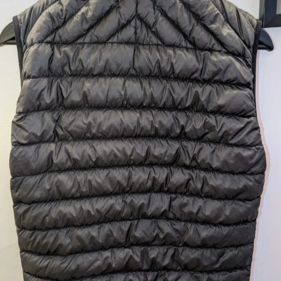 Grå/svart Stone Island dunväst  - 2