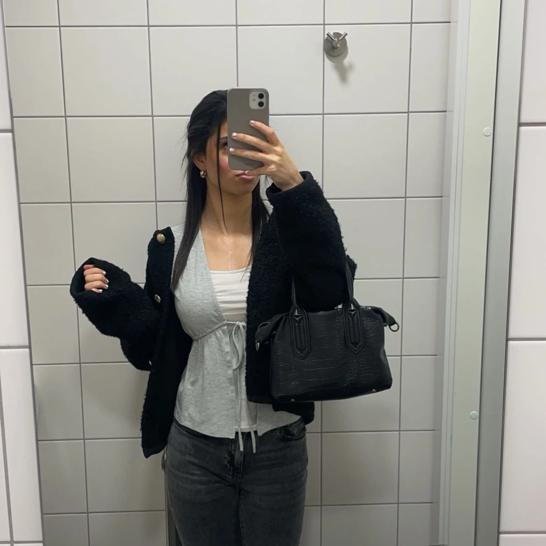 Grå omlottopp med knytband