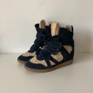 Isabel Marant skor  - Snygga wedge skor från isabel marant, storlek 38, bra skick, pris förhandlingsbart.