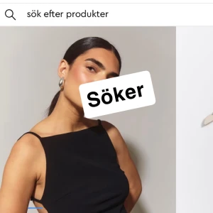 Svart  topp - Söker denna toppen i storlek S, hör av er om ni har den och skulle vilja sälja den till mig 😊
