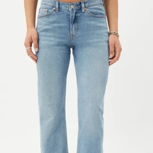 Blå jeans från Weekday, raka ❤️ - Snygga raka blå jeans från Weekday, knappt använda 💞💞 Köptes för 400 säljer för 150