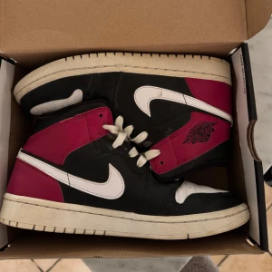 Sneakers Nike air Jordan  - Strl 40,5  Bra skick använda ett fåtal tillfällen. 