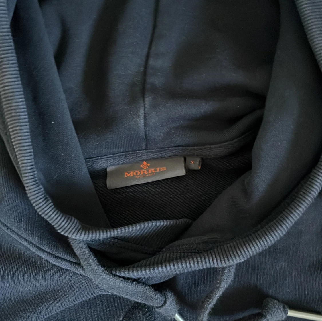 Svart hoodie från Morris - 1