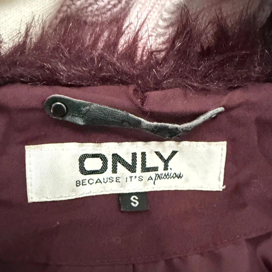 Lila pälsjacka från ONLY - 2