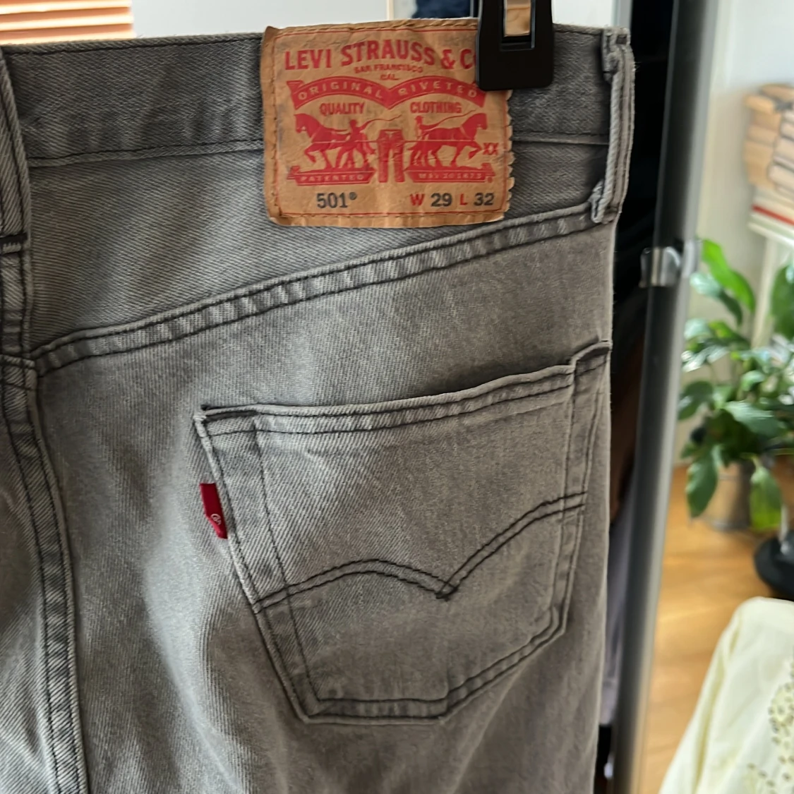 Grå Levis 501 jeans - 3