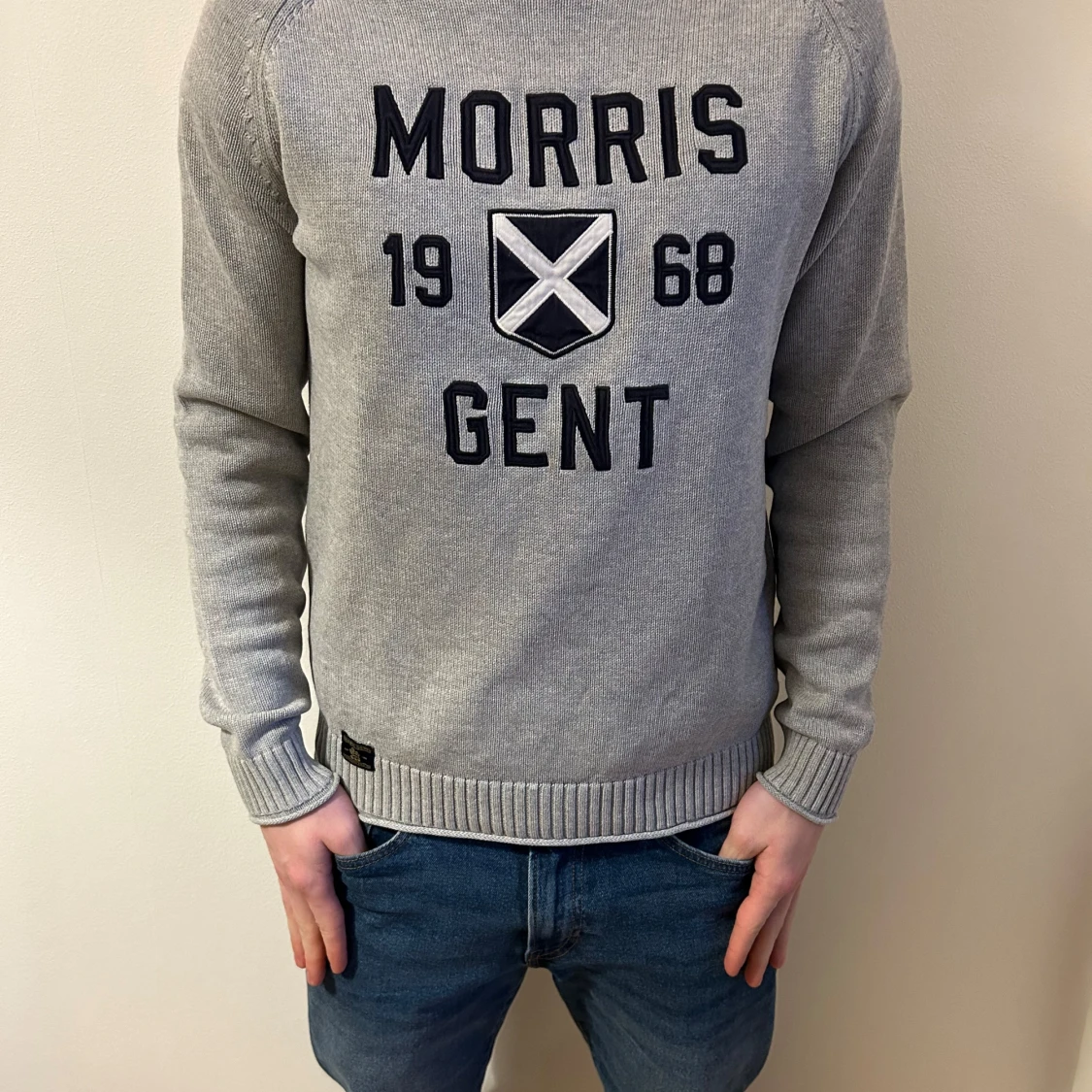 Grå tröja från Morris