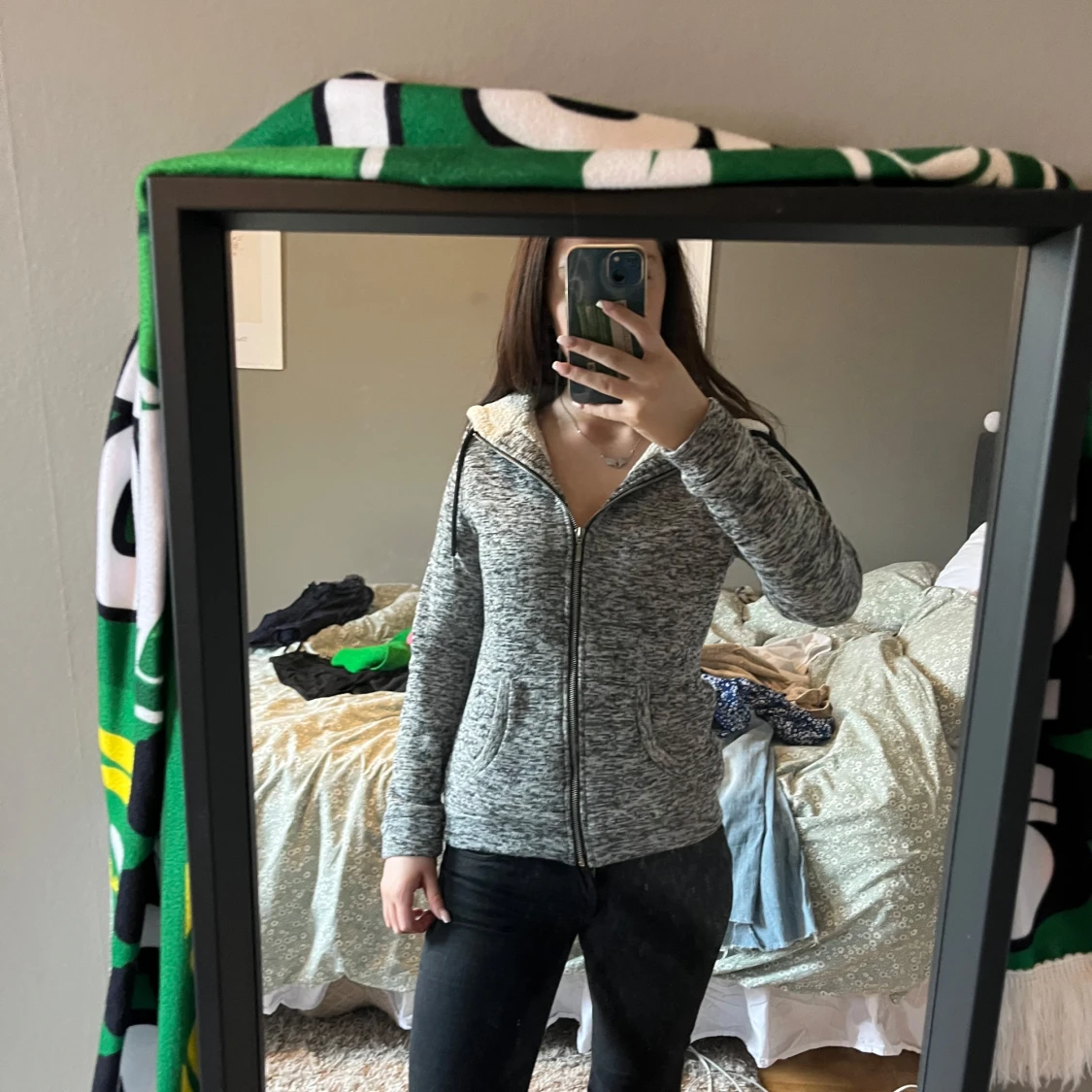 Grå hoodie med dragkedja