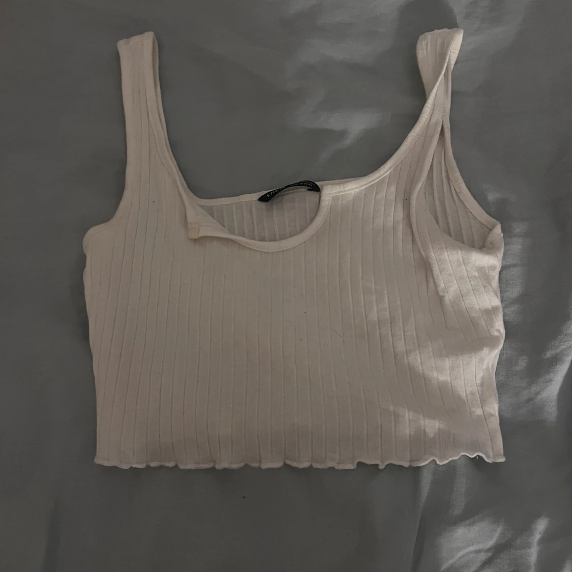 Vit ribbad croppad sommartopp - 1