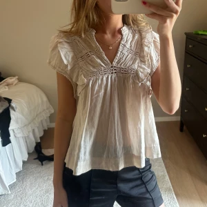 Neonoir blus  - Super söt blus från neonoir🎀