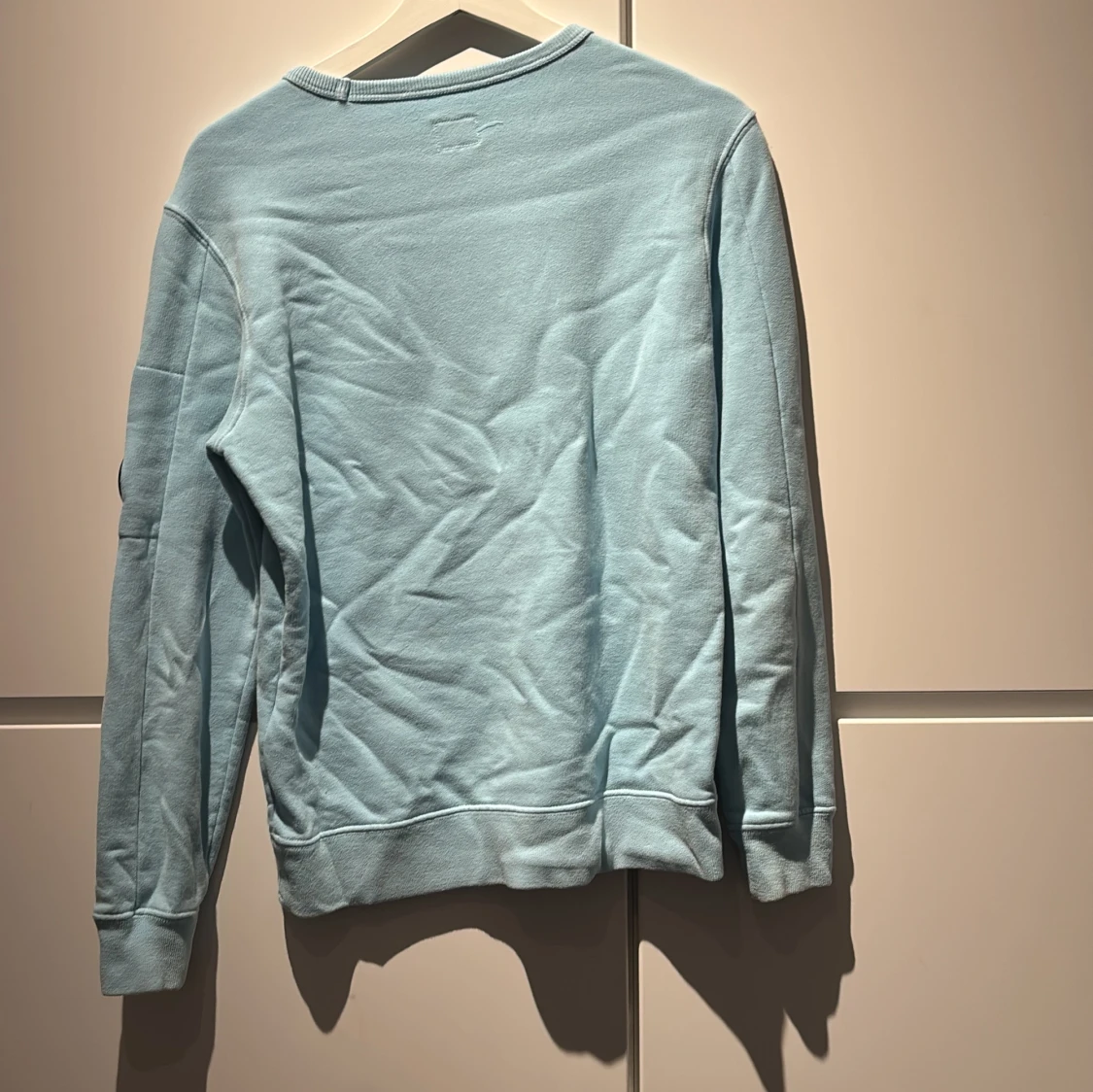 Ljusblå sweatshirt från C.P. Company - 1