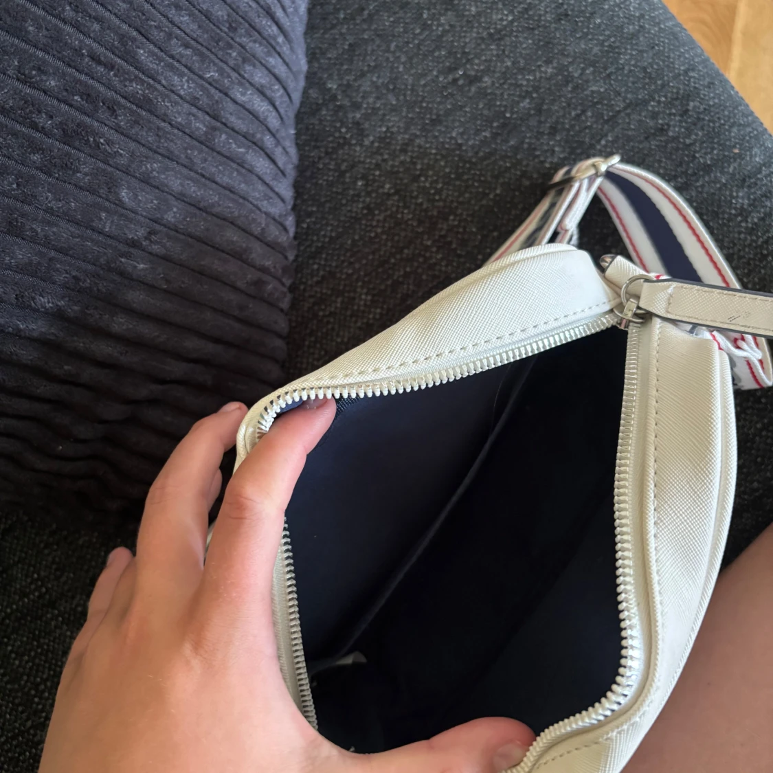 Vit axelväska från U.S. Polo Assn - 1