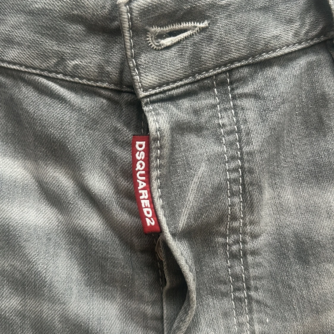 Grå Dsquared2 jeans med färgstänk - 4