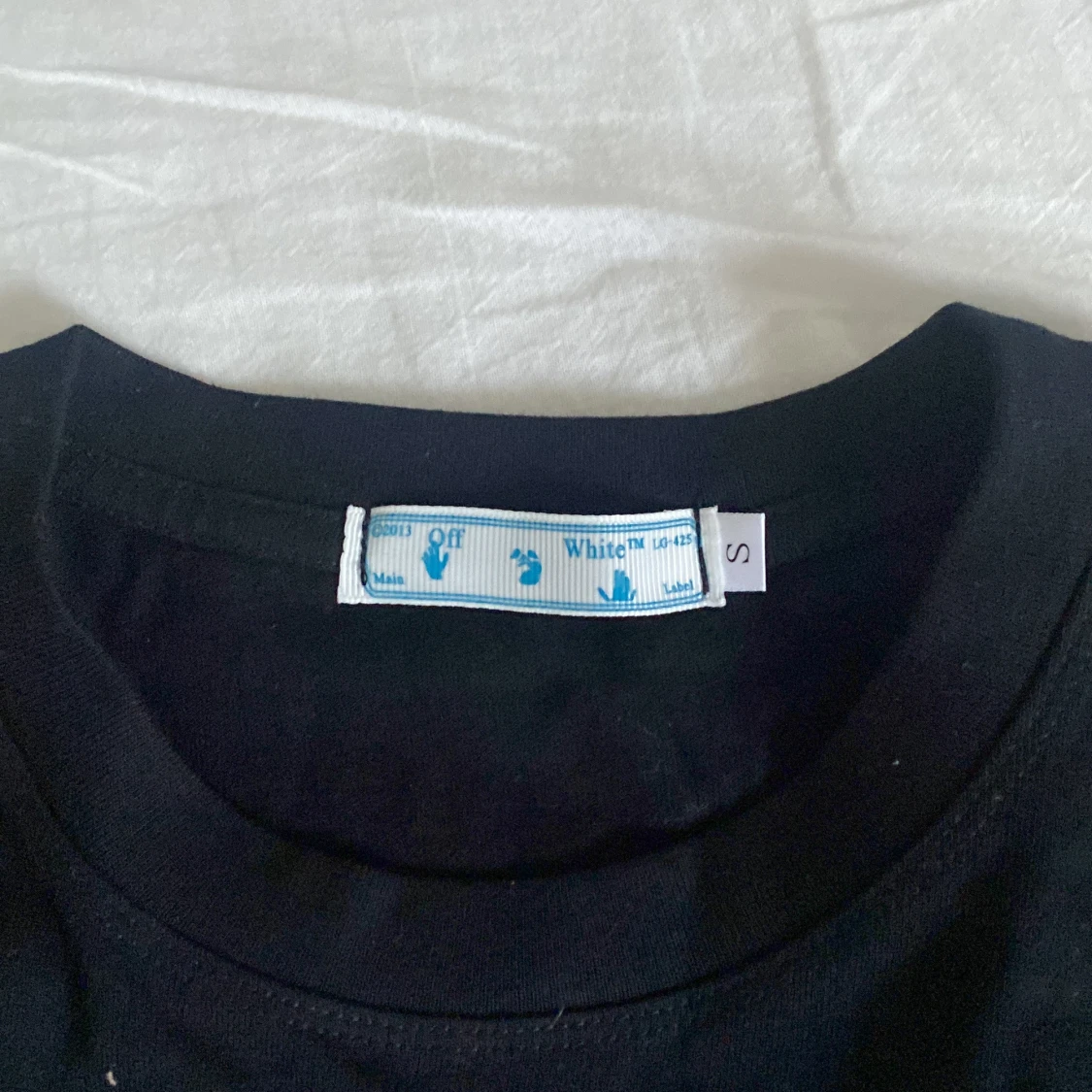 Off-White x André svart t-shirt - 1