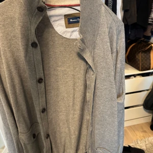 Massimo dutti cardigan  - Helt felfri Massimo dutti cardigan i storlek M 😃