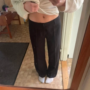 Kostymbyxor  - Kostymbyxor från madlady i storlek 36 short💕