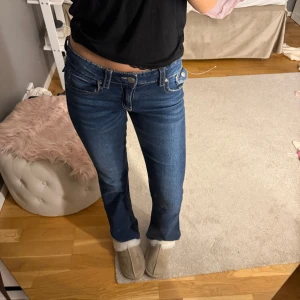 Jeans  - Snygga jeans från Gina Young som är helt oanvända, Säljer pågrund av att de inte kommit till användning. De är i storlek 170, Hör av dig för fler frågor!👍🏼😊💖