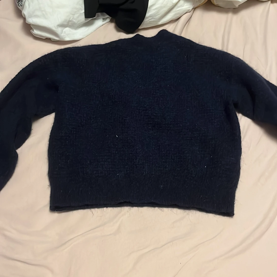 Mörkblå stickad tröja från Lindex - 1