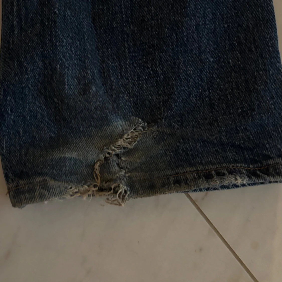 Blå jeans med bootcut - 4