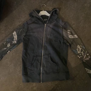 Vintage Alchemy England Hoodie  - Säljer Alchemy England hoodie, hyfsat shick. Storlek i S eller XS 