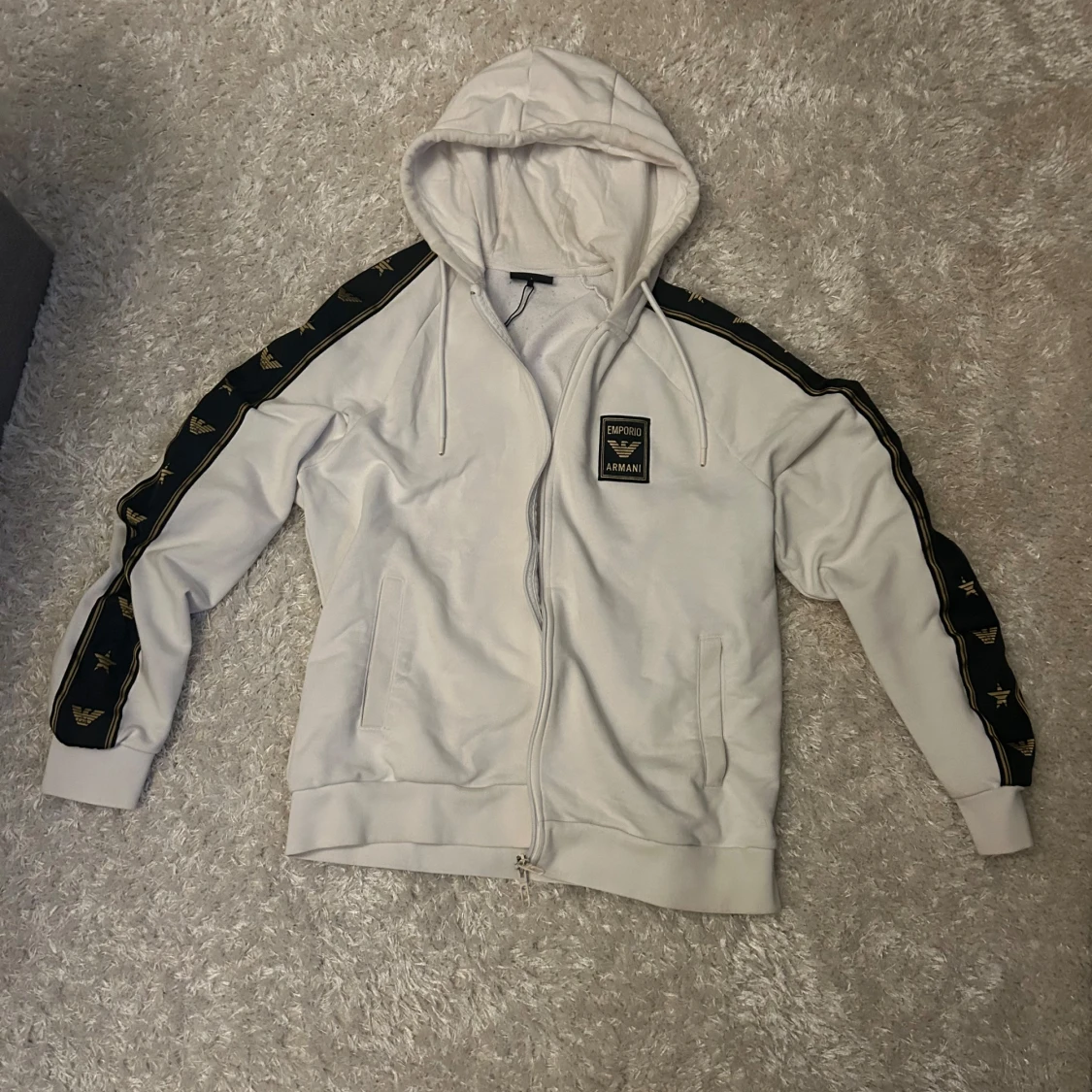 Vit hoodie från Emporio Armani