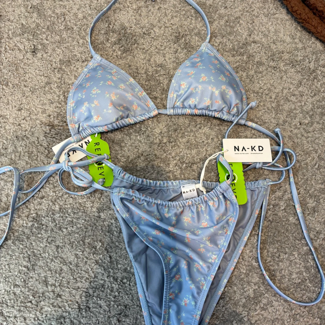 Blå blommig bikini från NA-KD
