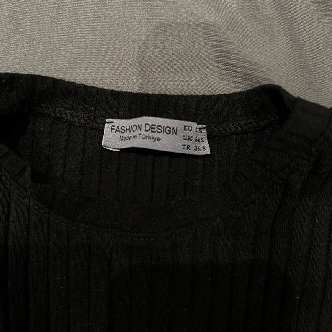 Svart ribbad tröja och byxa från Fashion Design - 2