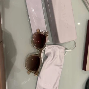 Chimi - Solglasögon från chimi, använda ca 5 gånger, modell 02 ECRU