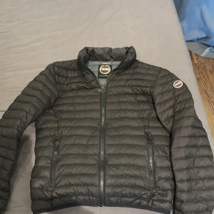 Colmar Vårjacka 50 S/M - En Svarr colmar vårjacka i storlek 50 dvs Small / Medium