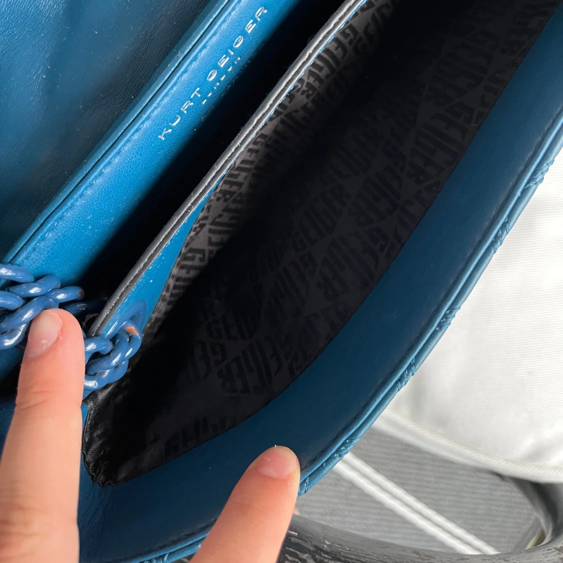 Blå quiltad axelväska från Kurt Geiger - 3