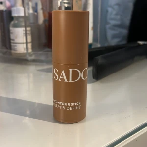 Isadora Contour Stick Sculpt & define - Krämig contour stick från Isadora i en varm brun nyans, sculpt & define, helt ny, använd max 2 gånger för test. Säljer för beställde fel färg