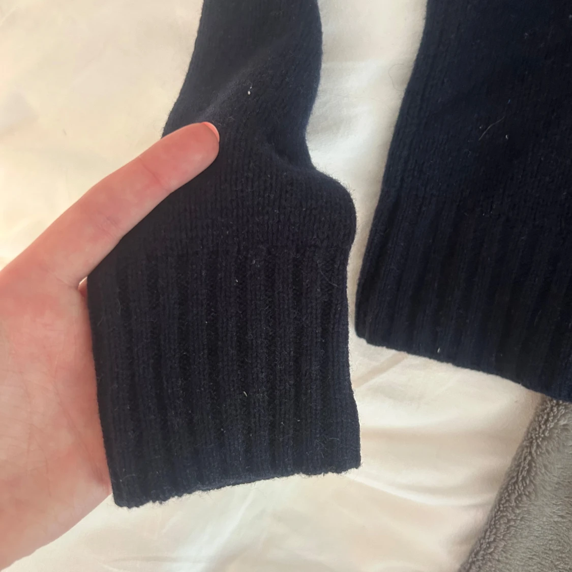 Svart stickad tröja från From Future - 1