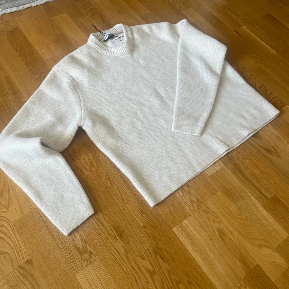 Ljusbeige stickad tröja från Bershka - 1