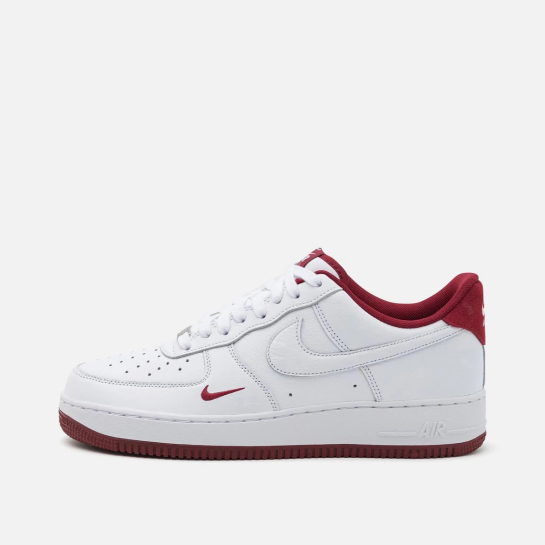 Nike Air Force 1 vit/röd sneakers