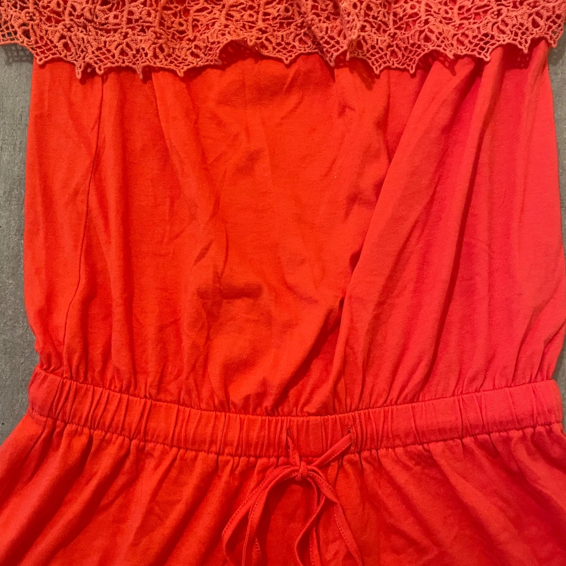 Röd kort jumper från Ellos