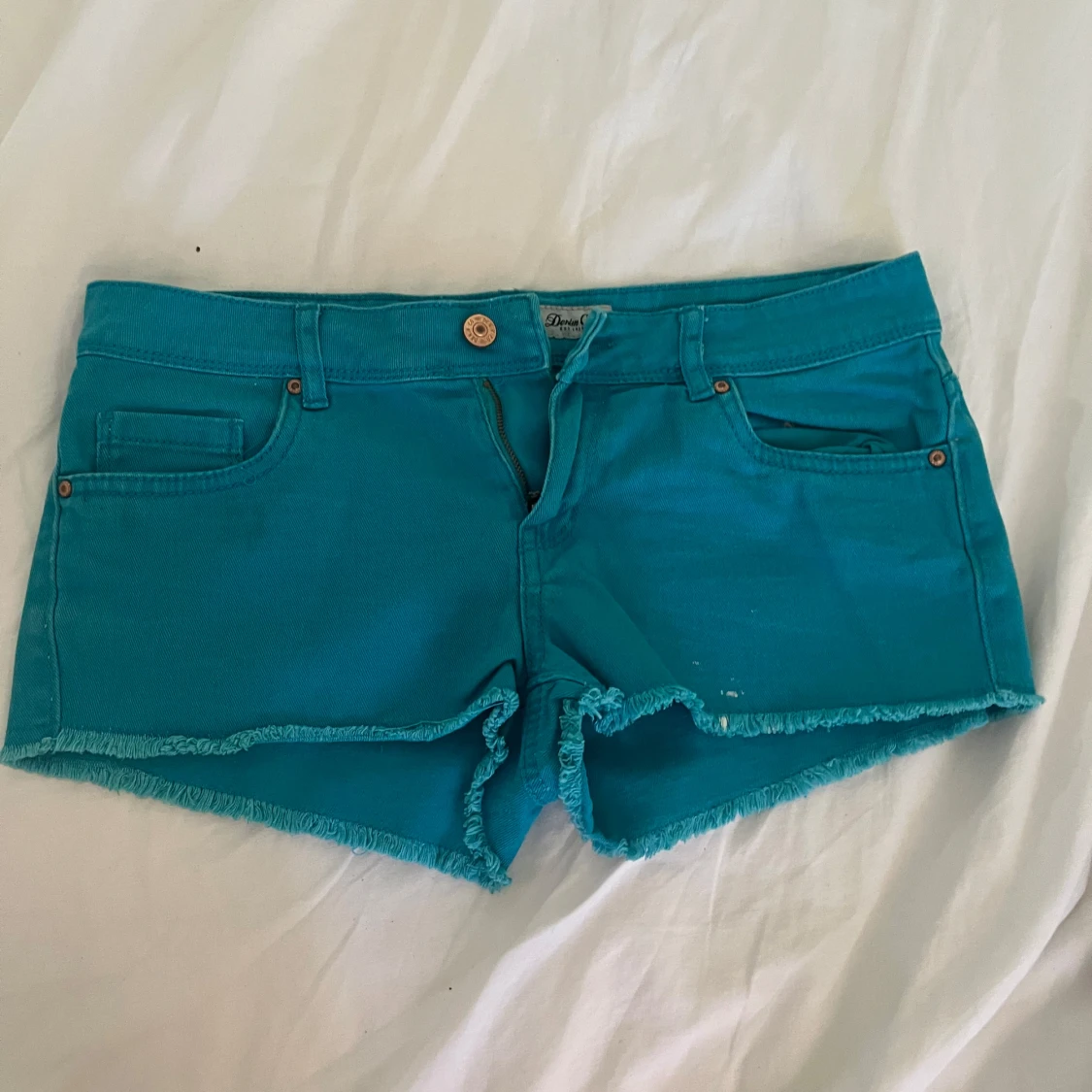 Turkosa jeansshorts från Denim Co.