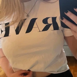 T-shirt - Från Carlings.