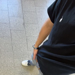 Svart Ralph Lauren t shirt - Bra skick , står storlek 18-20 år som egentligen sitter som M