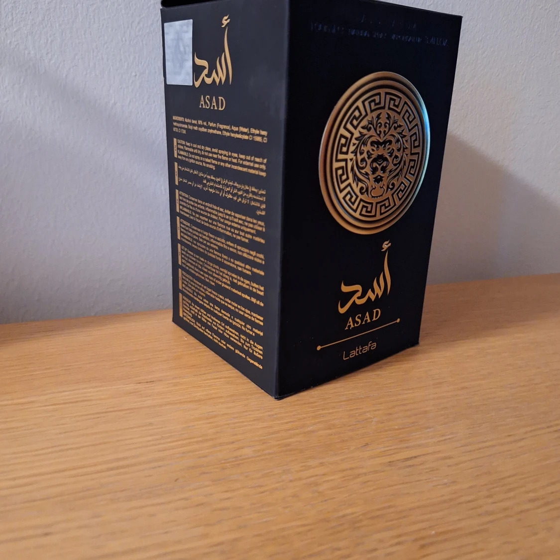 Lattafa Asad Parfym Svart & Guld