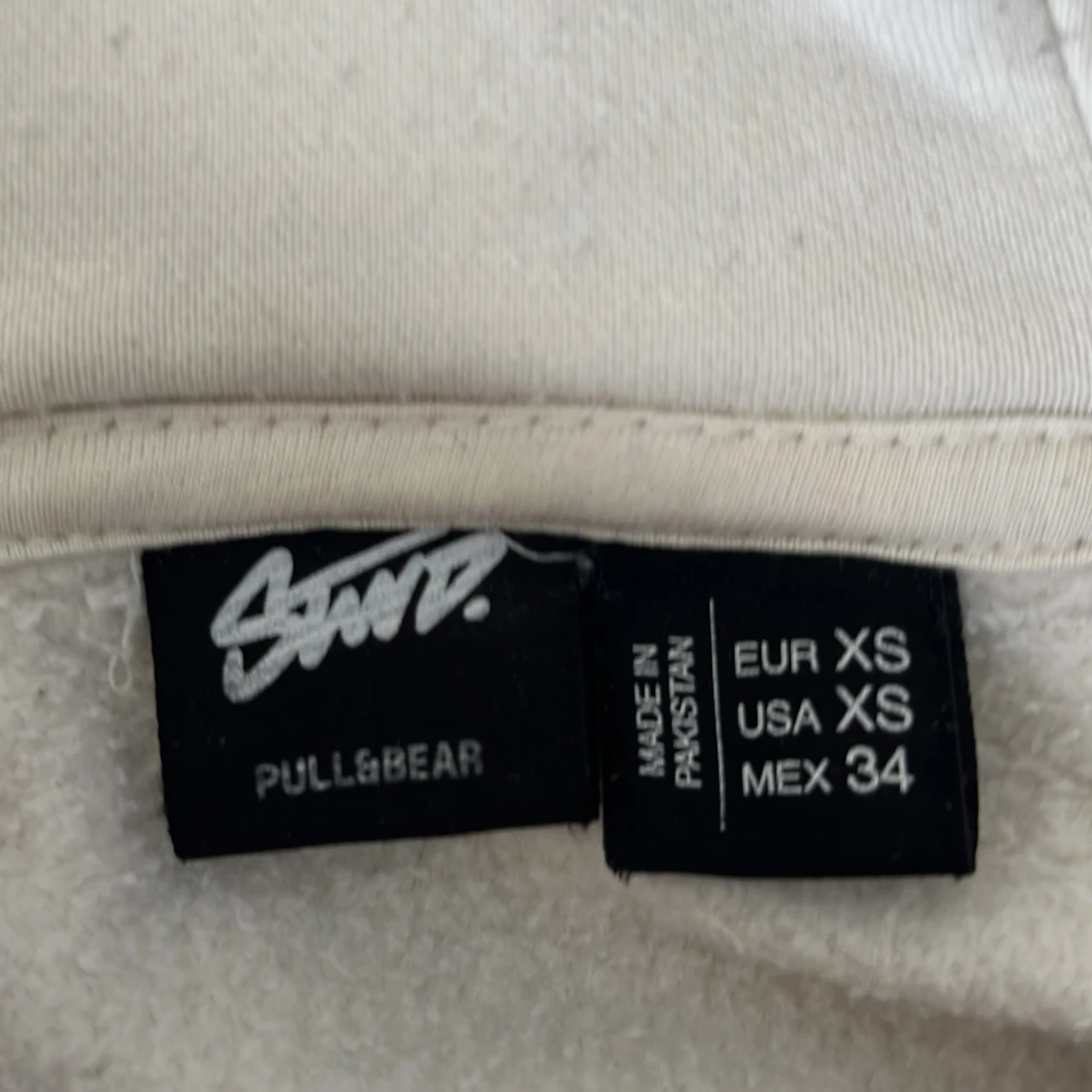 Vit hoodie från Stwd med grön tryck - 4