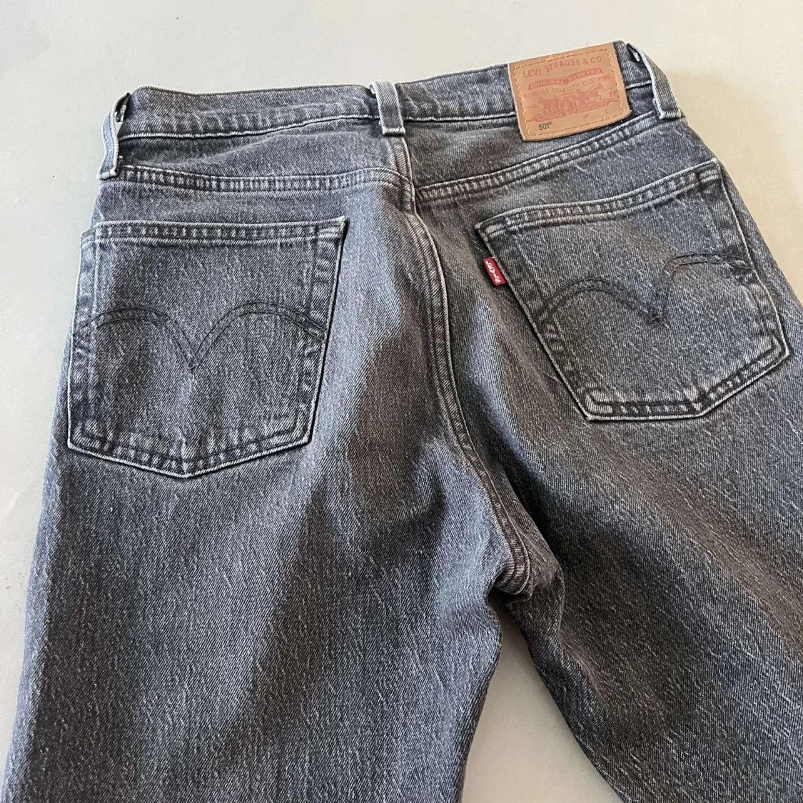 Grå Levi's 501 jeans - 1