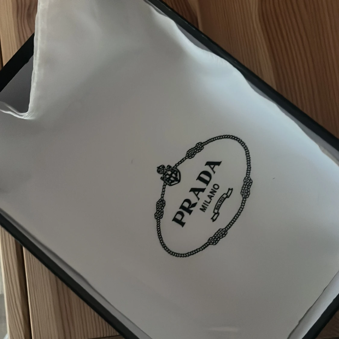 Svart ask från Prada Milano - 2