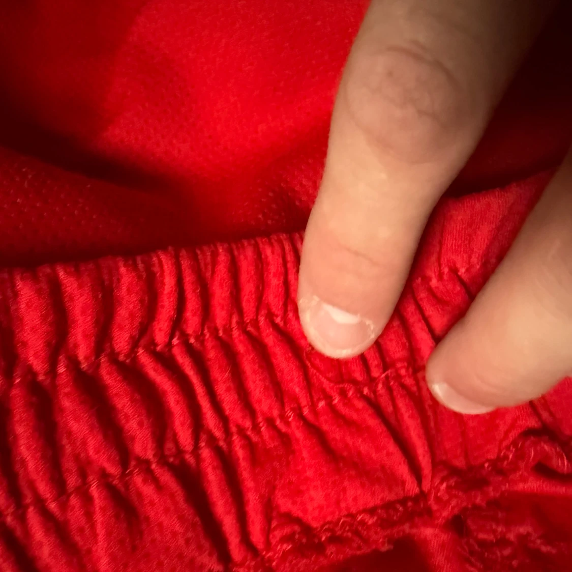 Röd och svart basketinspirerad t-shirt från FSBN - 3